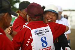 Japanese team and Philippine team praise each other for good game.