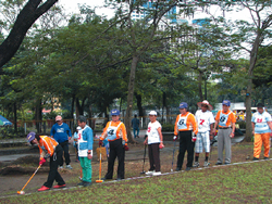 The Manila team and Japan team have a friendly game.